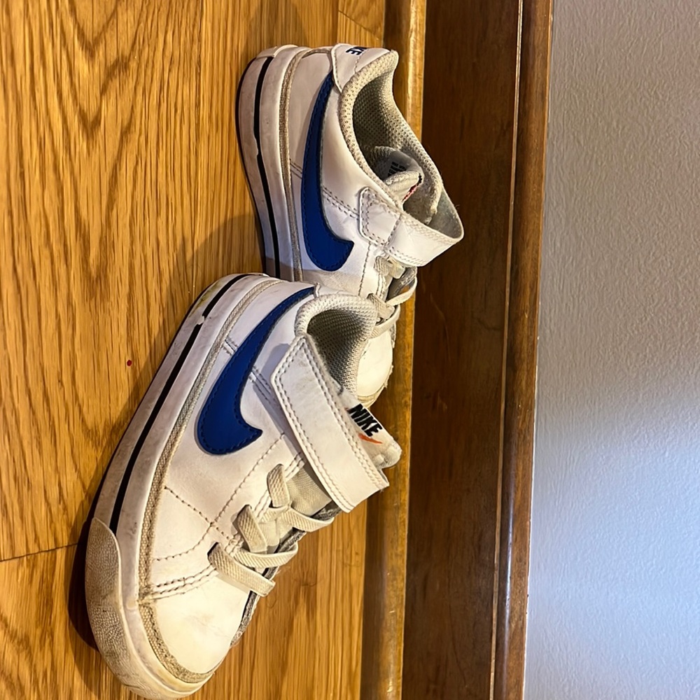 Nike Court legacy size 7